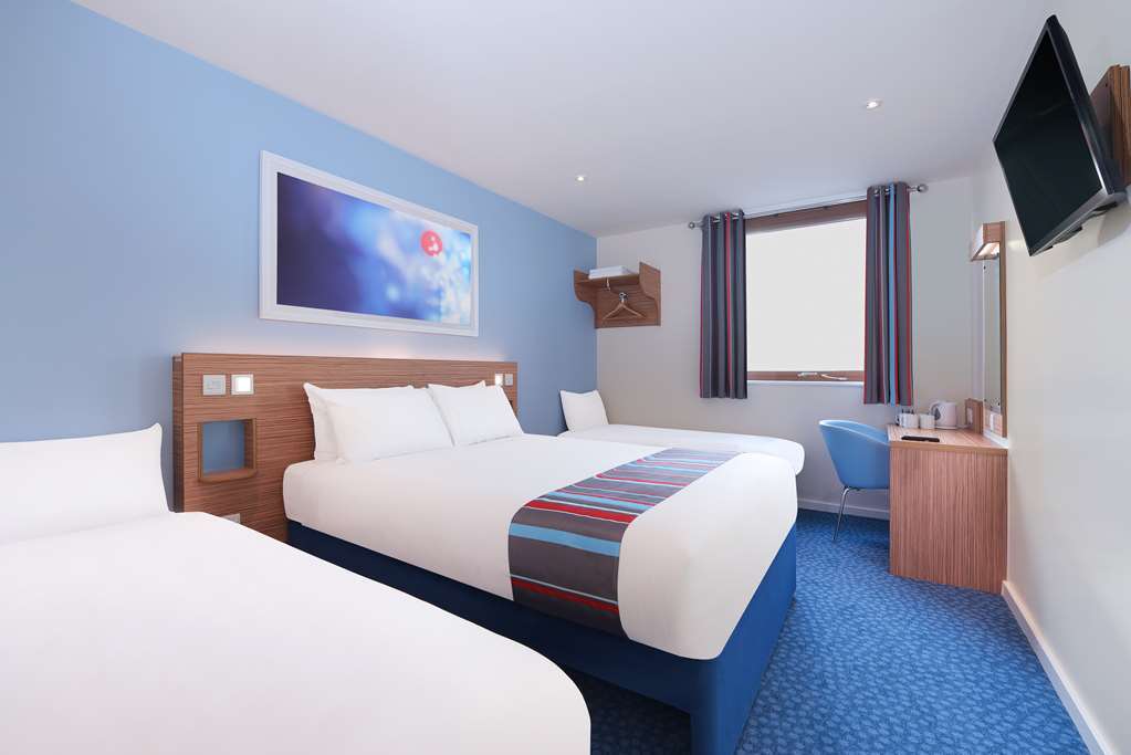 Travelodge Birmingham Kingswinford Værelse billede