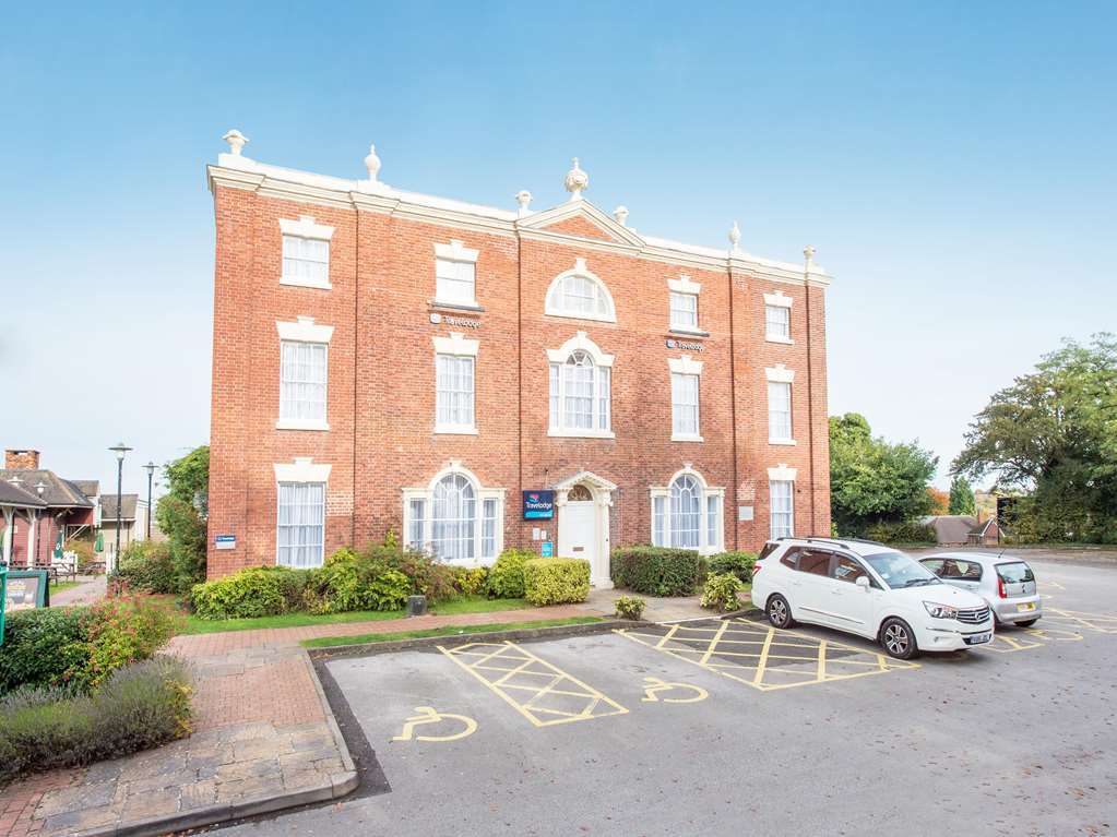 Travelodge Birmingham Kingswinford Eksteriør billede